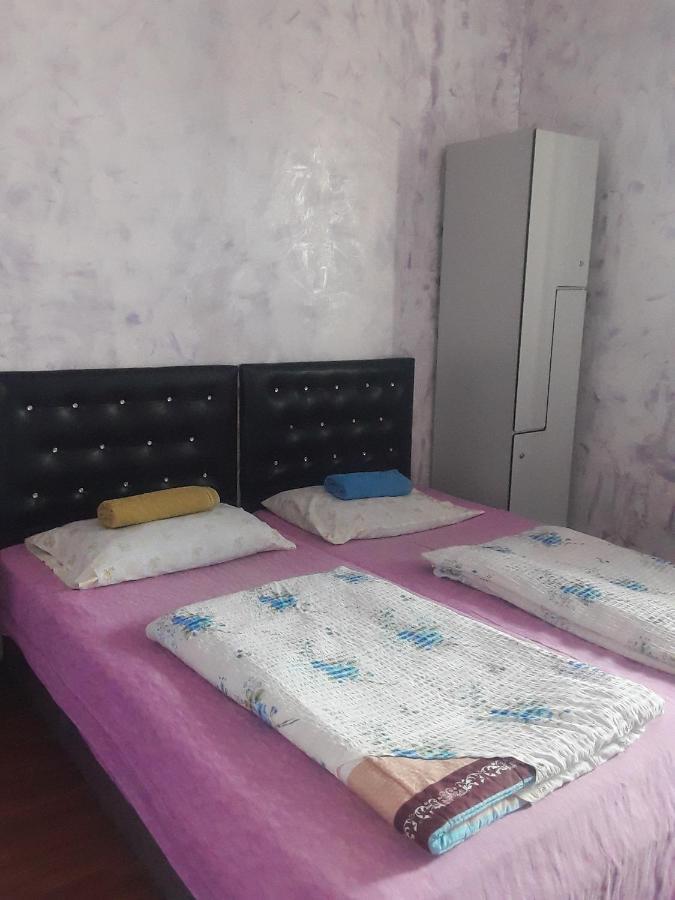 Guesthouse Qeti Batumi Exteriör bild