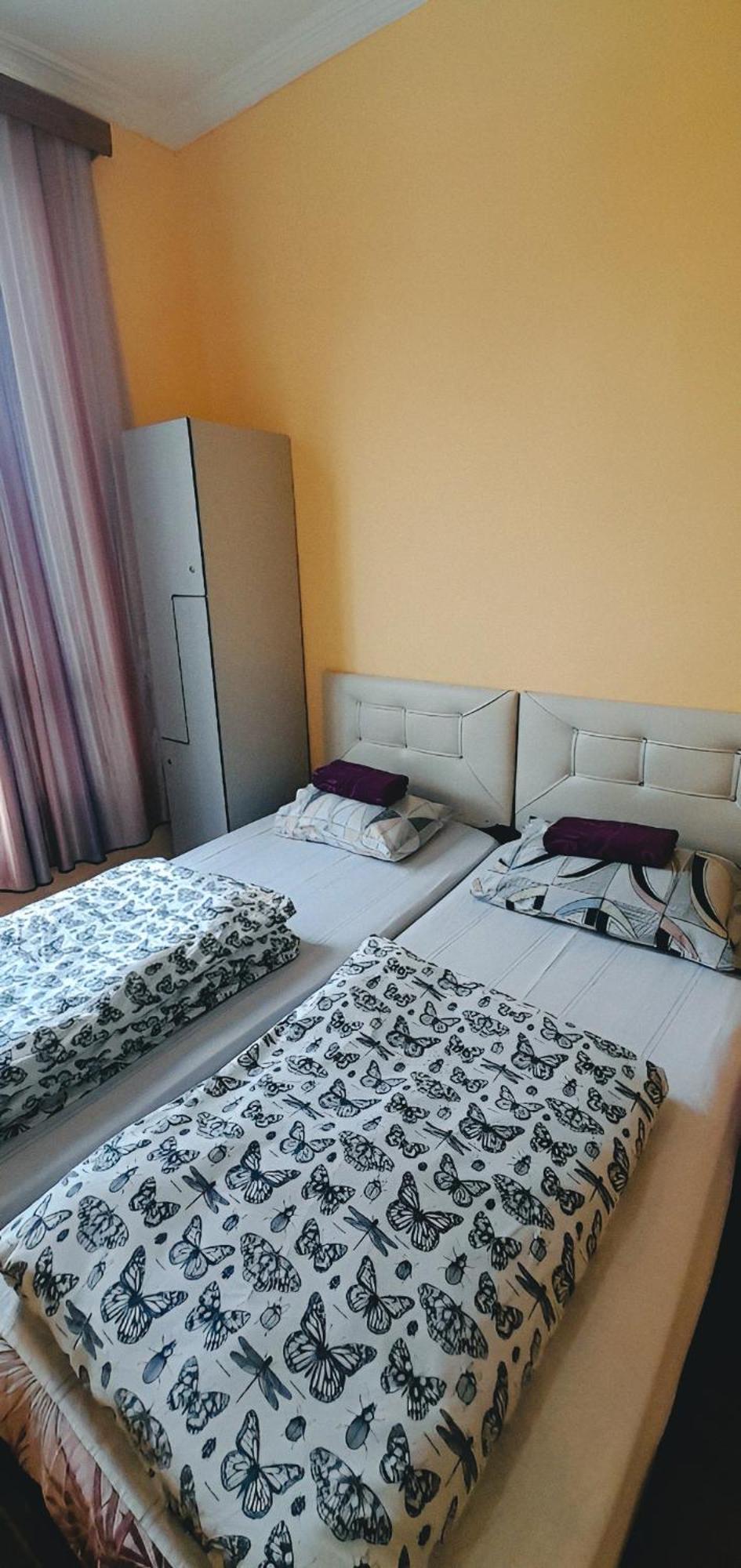 Guesthouse Qeti Batumi Exteriör bild